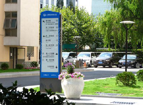 凤庆传统的学校标识系统有什么问题？